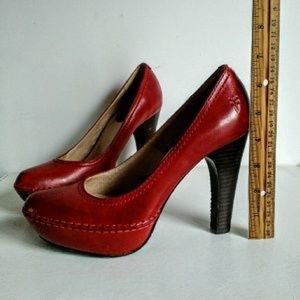 Frye “Anna” red heels 7.5 great condition